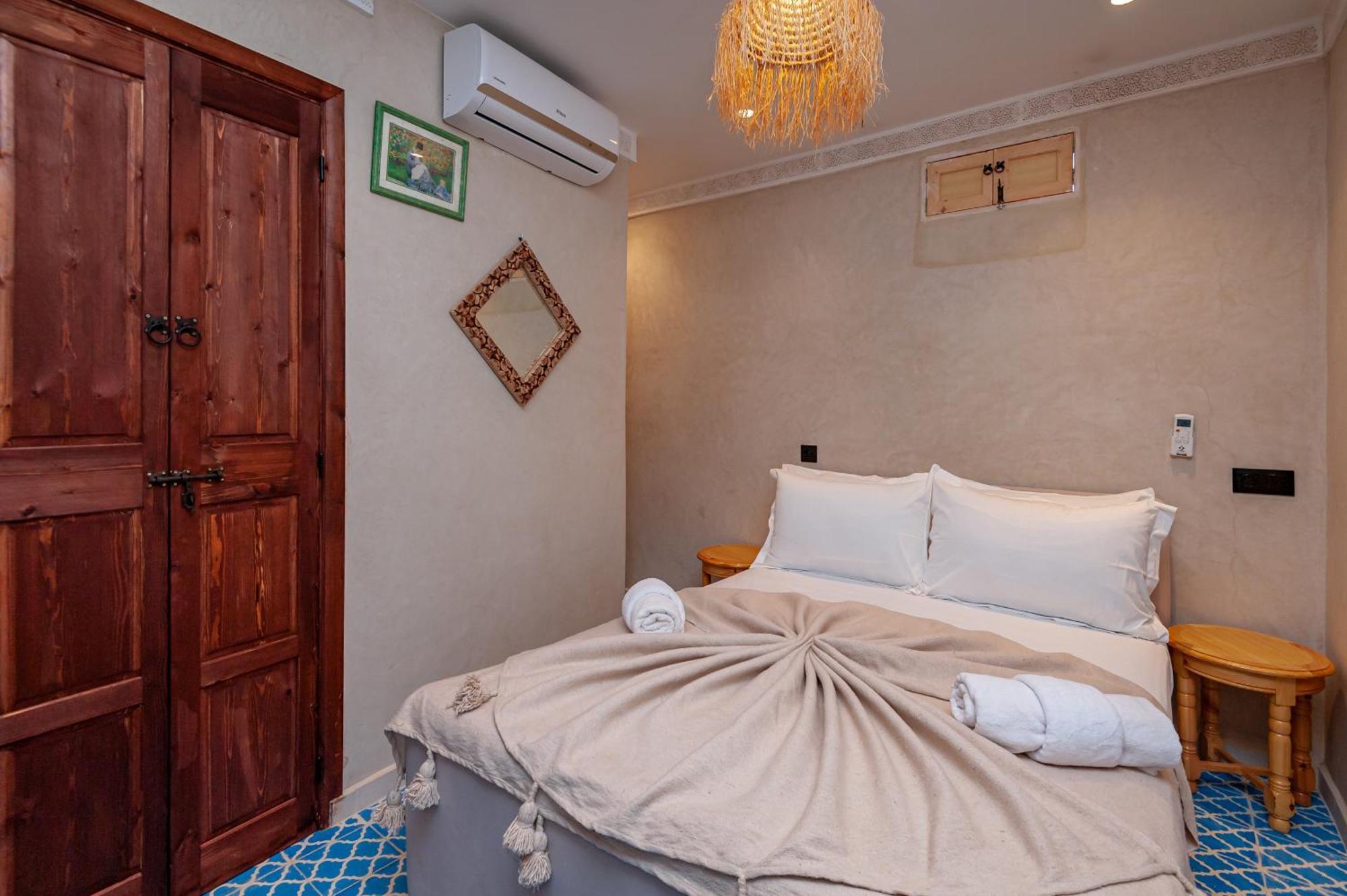 Akkioui Bed & Breakfast *