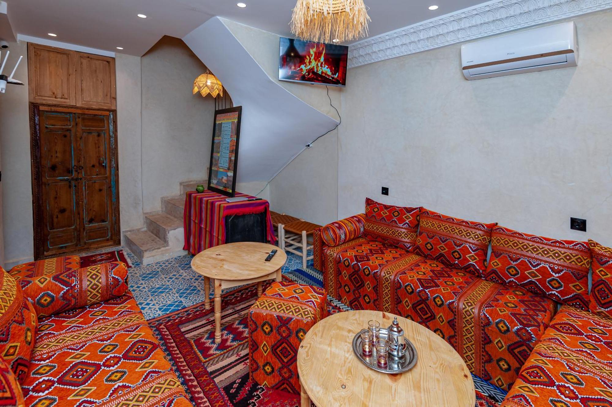Akkioui Bed & Breakfast *